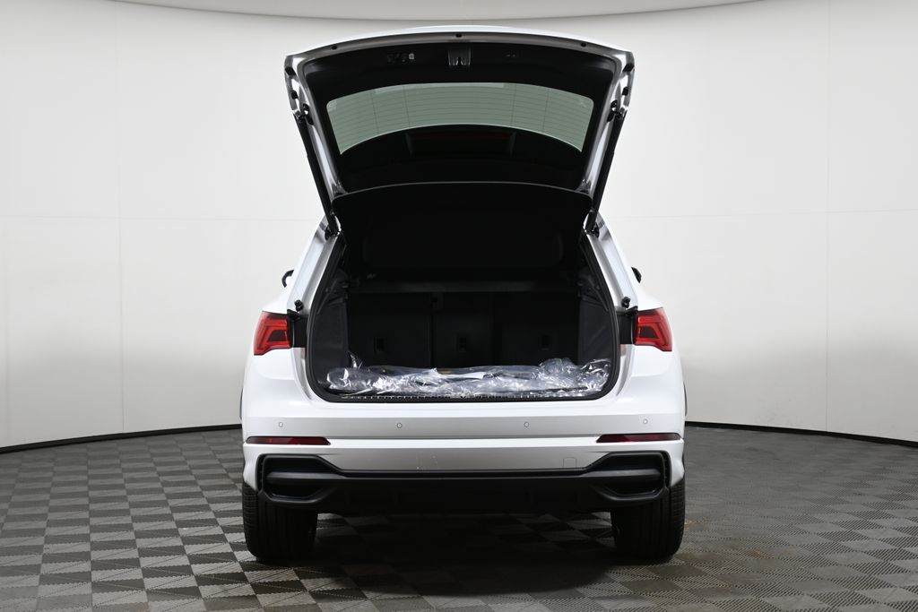 Thumbnail: 2025 Audi Q3 - 29