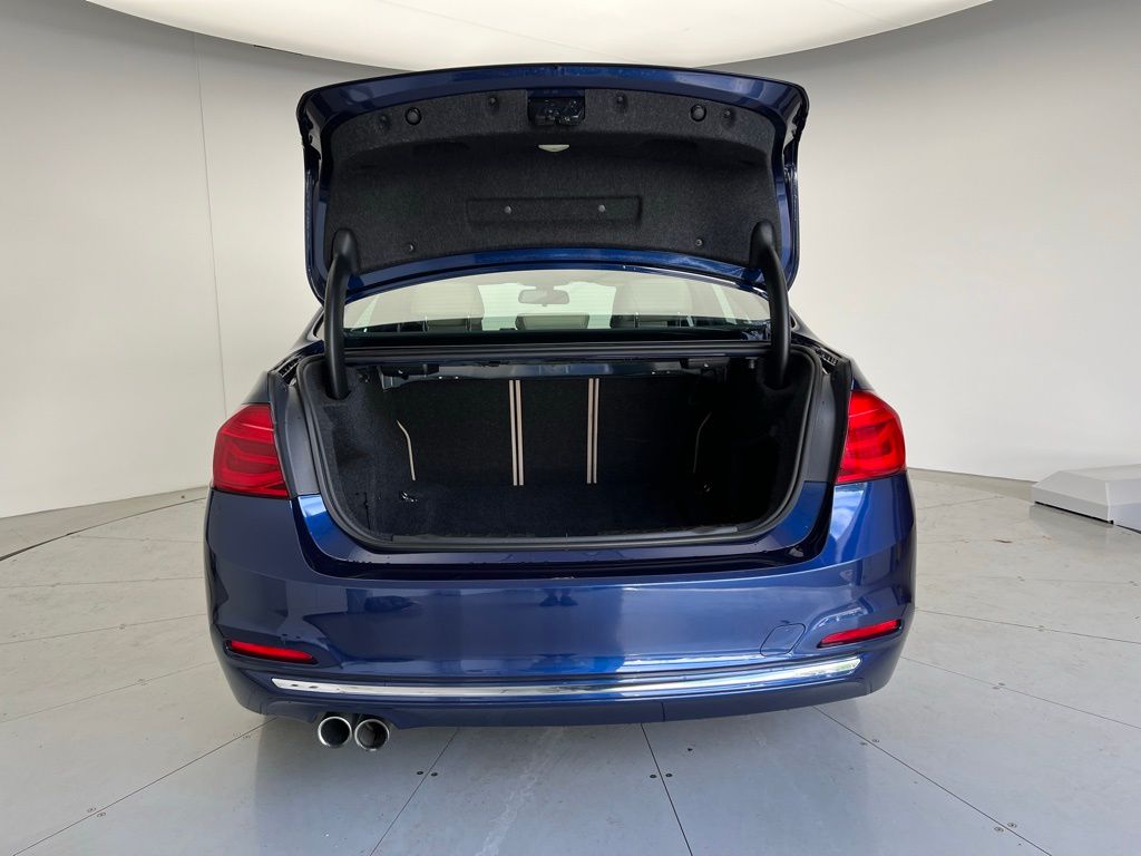 Thumbnail: 2018 BMW 3 Series - 5