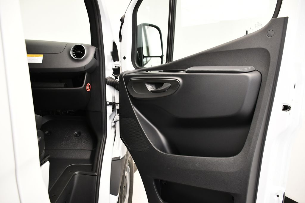 Thumbnail: 2026 Mercedes-Benz Sprinter - 27