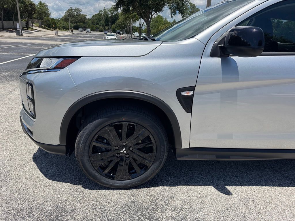 2025 Mitsubishi Outlander Sport LE photo 9