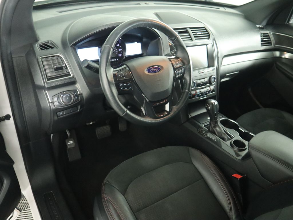 Thumbnail: 2019 Ford Explorer - 9