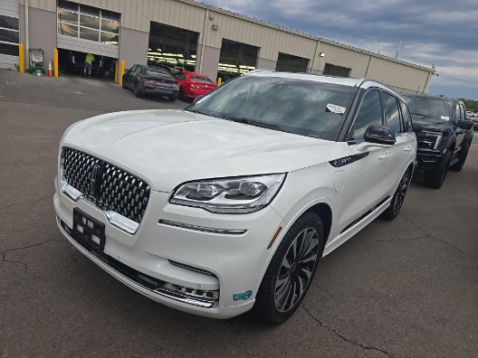 White Metallic 2023 Lincoln Aviator SUV / Crossover All-Wheel Drive Automatic