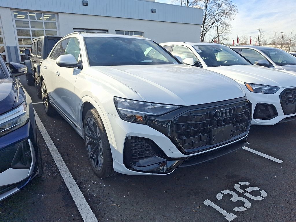 Thumbnail: 2025 Audi Q8 - 3