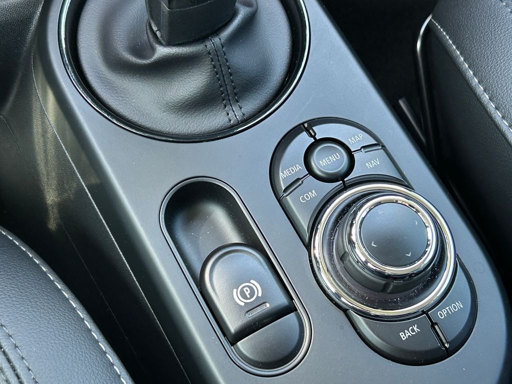 2022 MINI Cooper SE 27