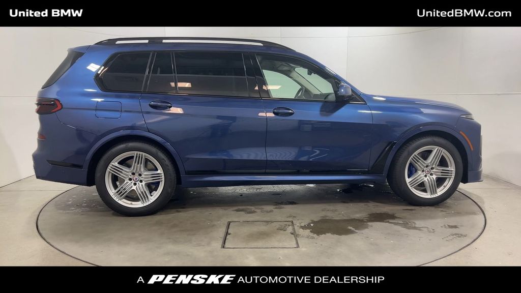Thumbnail: 2026 BMW X7 - 9
