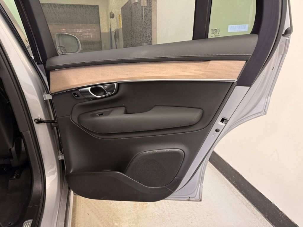 Thumbnail: 2025 Volvo XC90 - 24