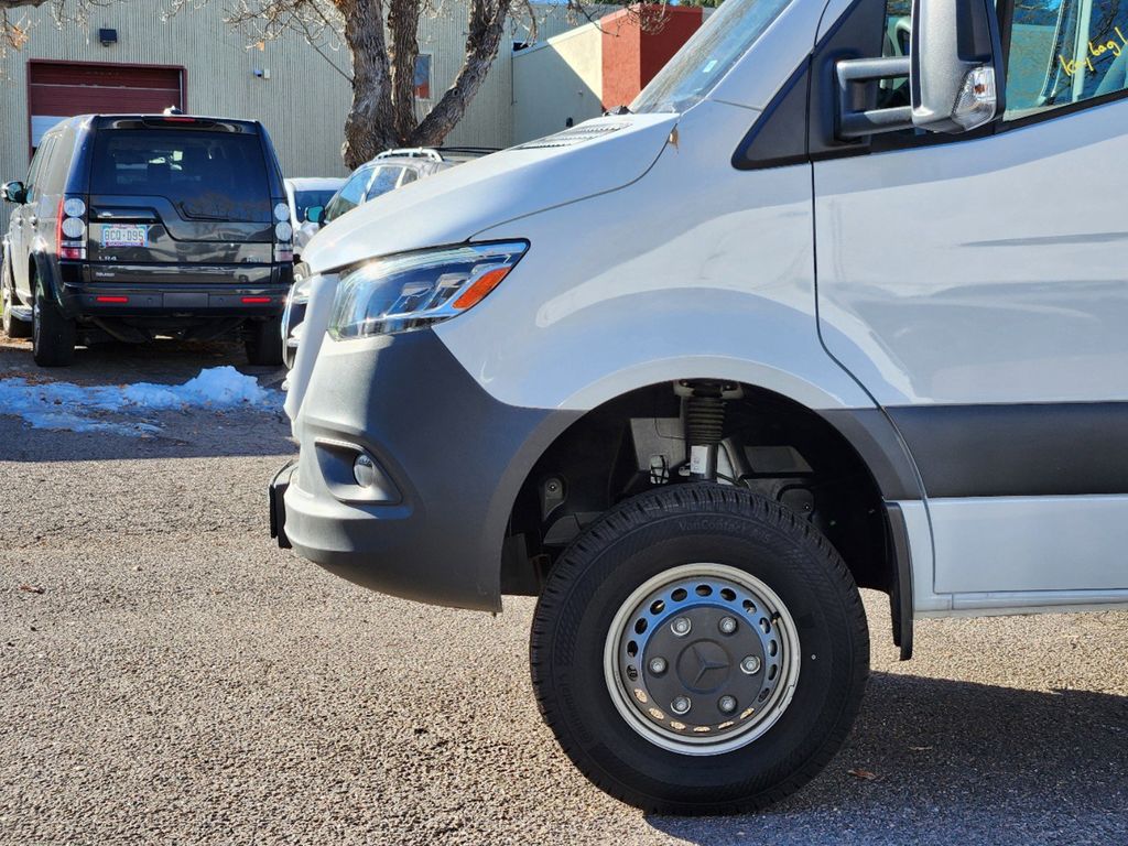 2023 Mercedes-Benz Sprinter 3500 Cab Chassis 170 WB 9