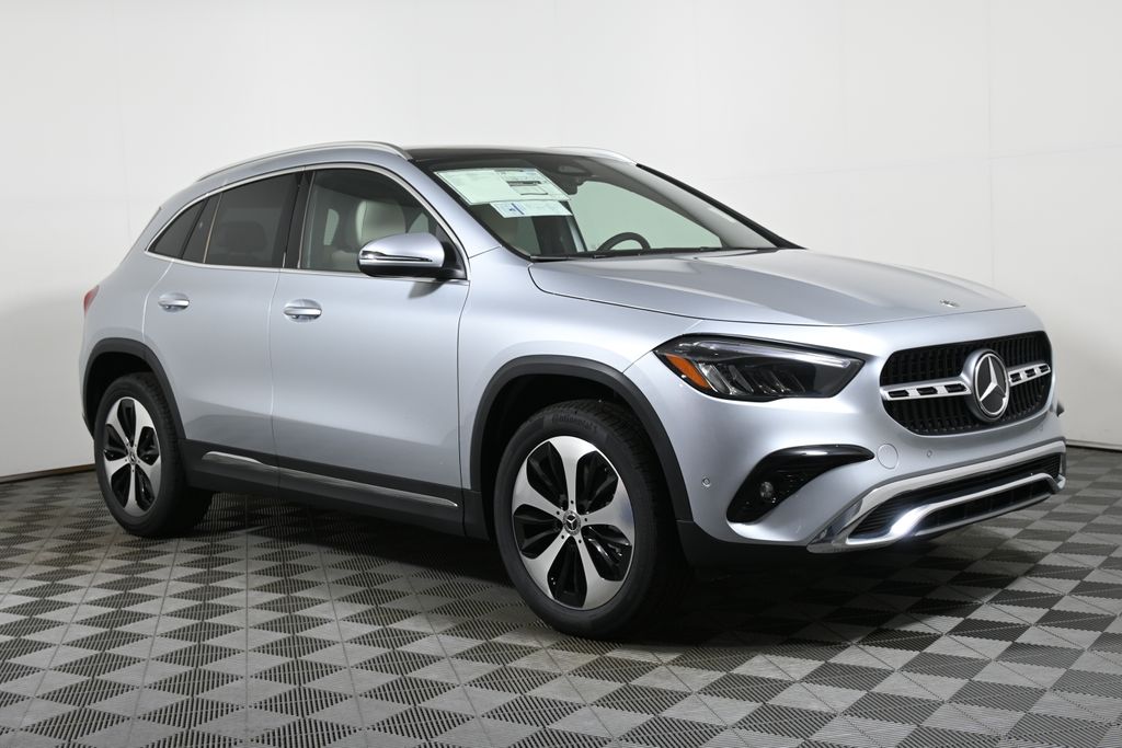 2025 Mercedes-Benz GLA 250 4MATIC 8