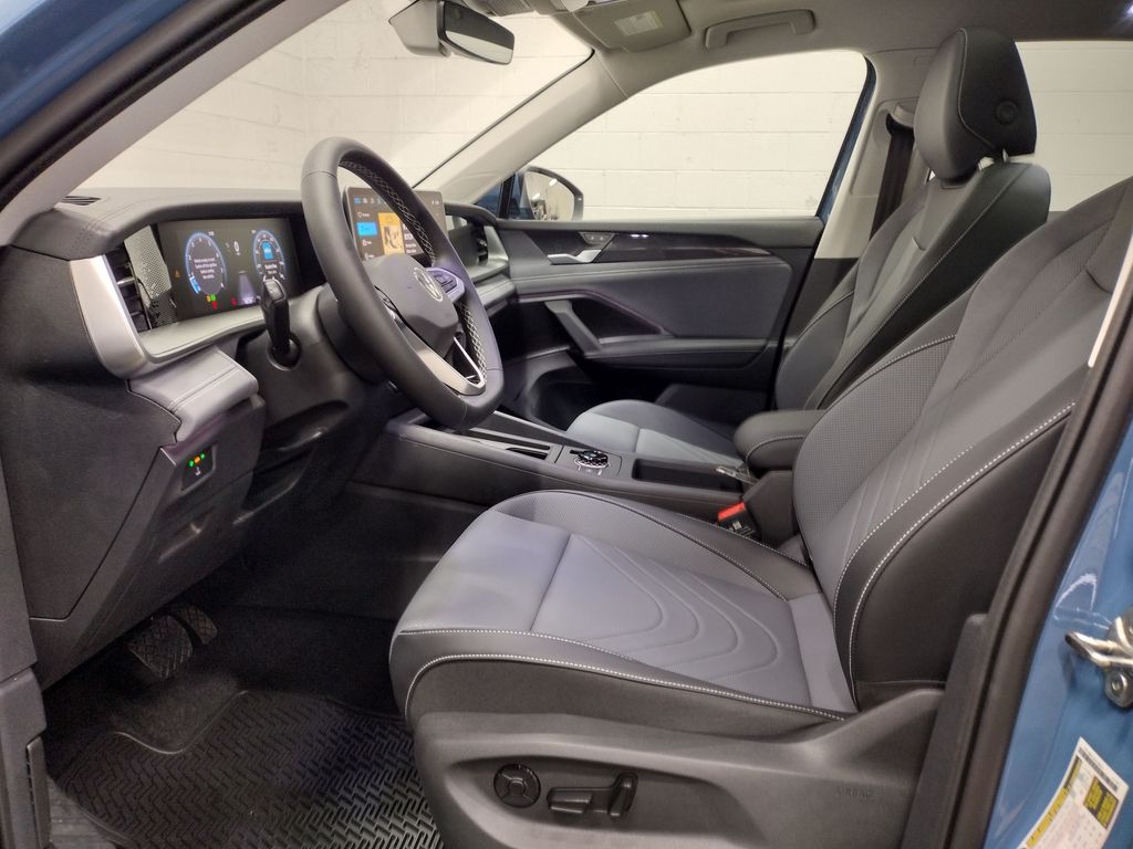 2025 Volkswagen Tiguan 2.0T SE