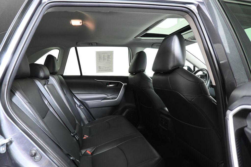 Thumbnail: 2021 Toyota RAV4 - 24