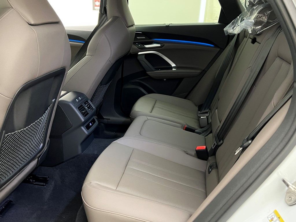 Thumbnail: 2025 Audi Q5 - 24