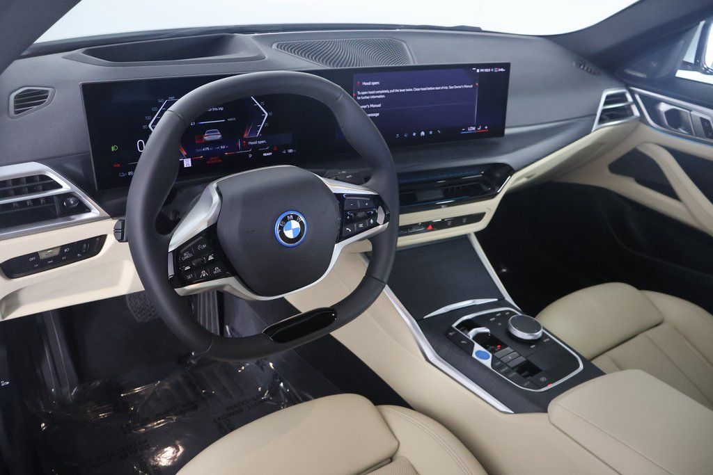 Thumbnail: 2025 BMW i4 - 7