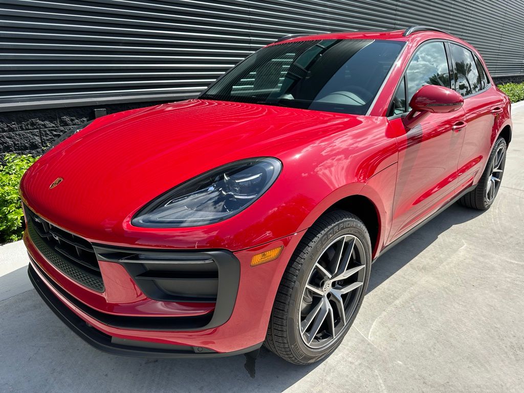 Thumbnail: 2025 Porsche Macan - 6