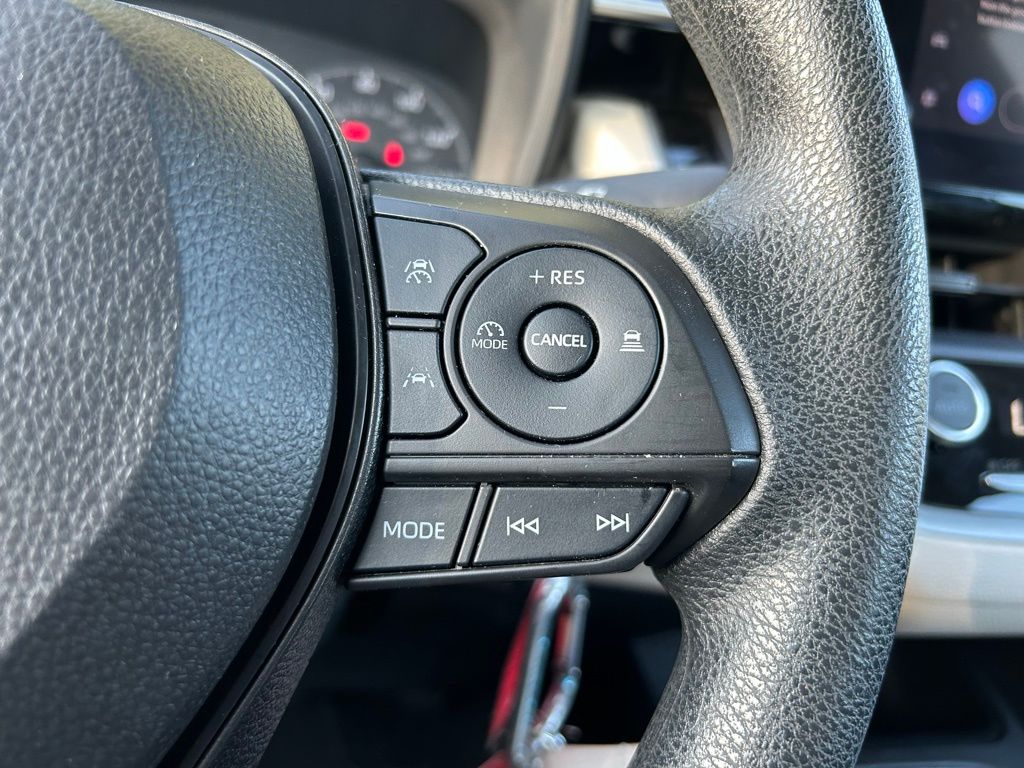 2024 Toyota Corolla LE 18