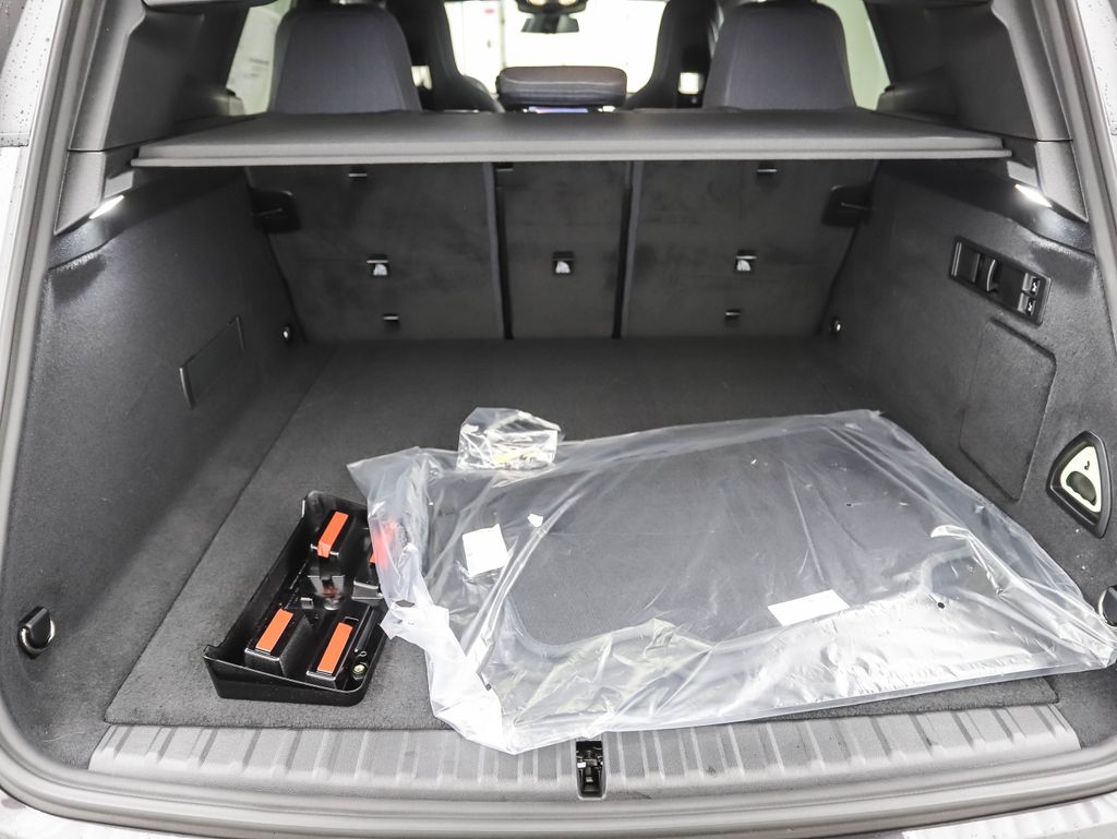 Thumbnail: 2026 BMW iX - 23