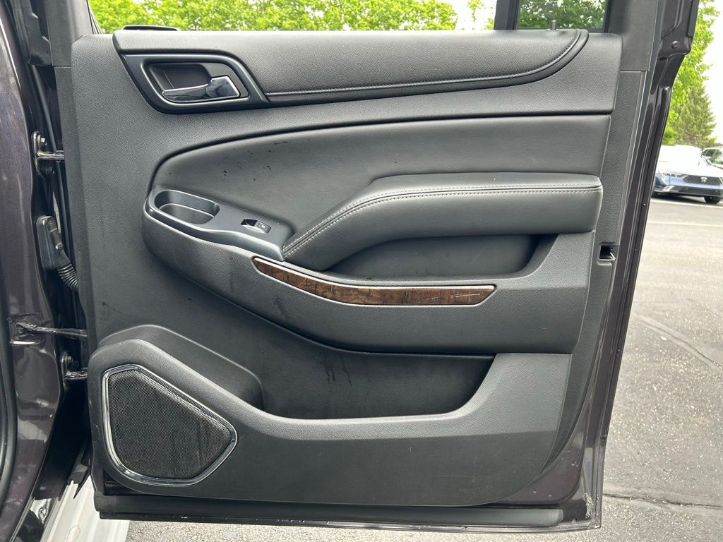 2015 Chevrolet Suburban LS 22