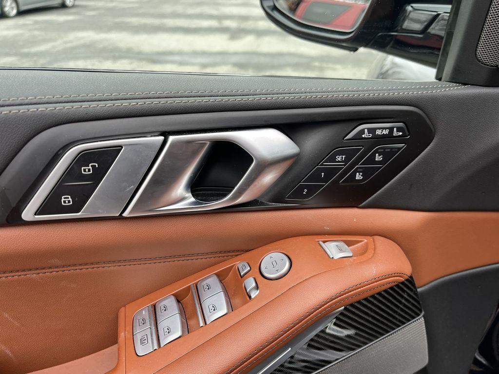 Thumbnail: 2025 BMW X7 - 13