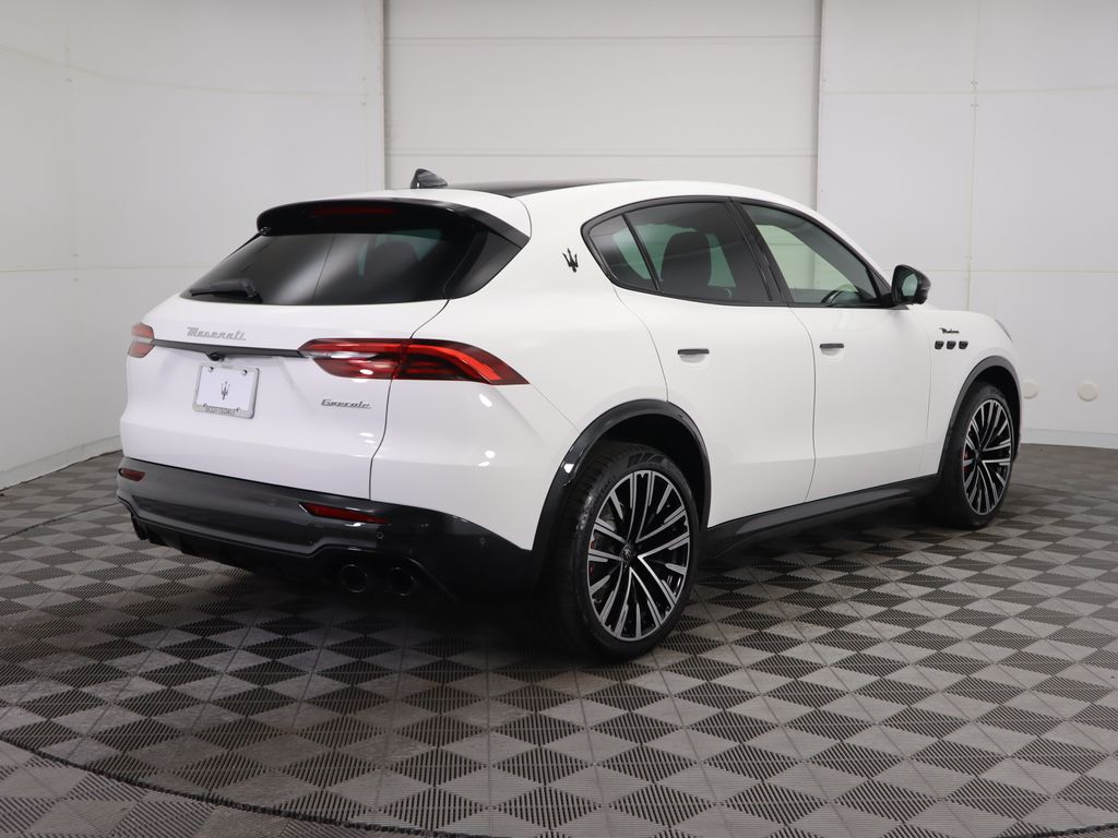 Thumbnail: 2025 Maserati Grecale - 5