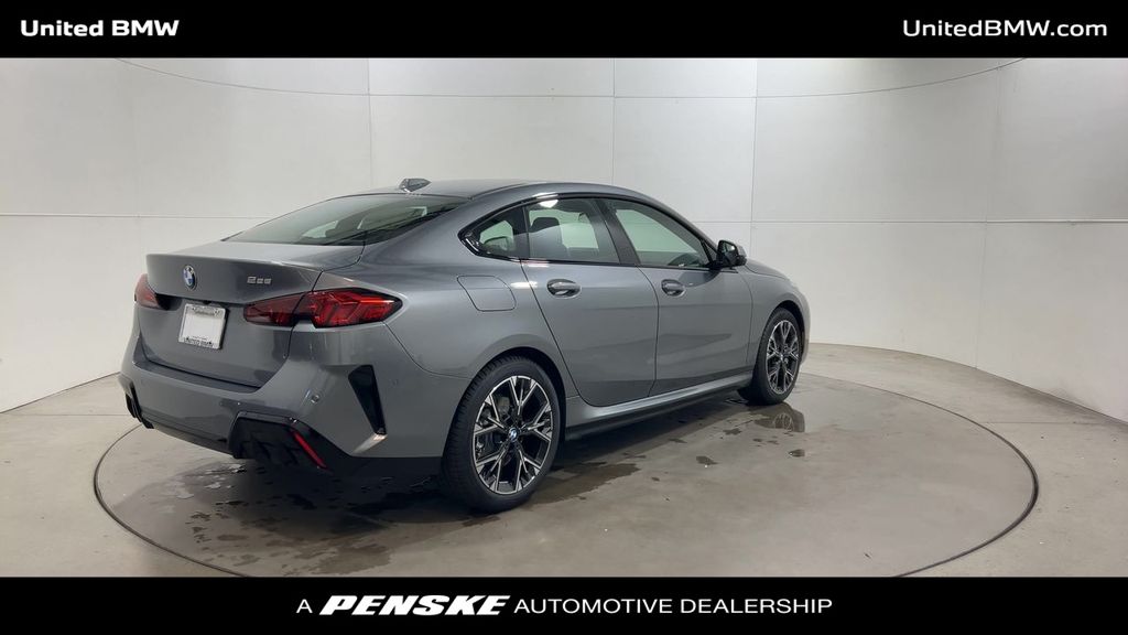 Thumbnail: 2026 BMW 2 Series - 8