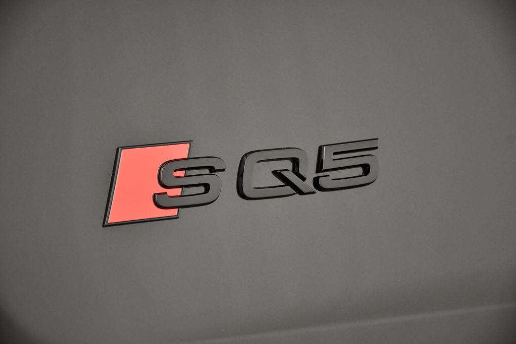 2025 Audi SQ5  9