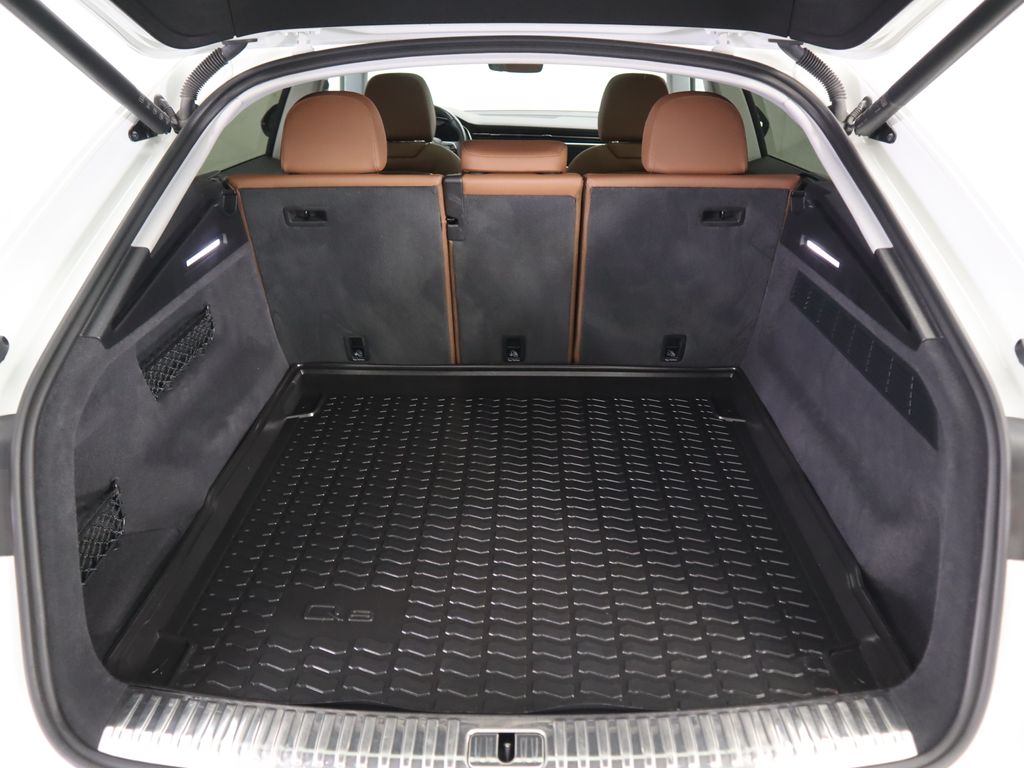 Thumbnail: 2022 Audi Q8 - 29