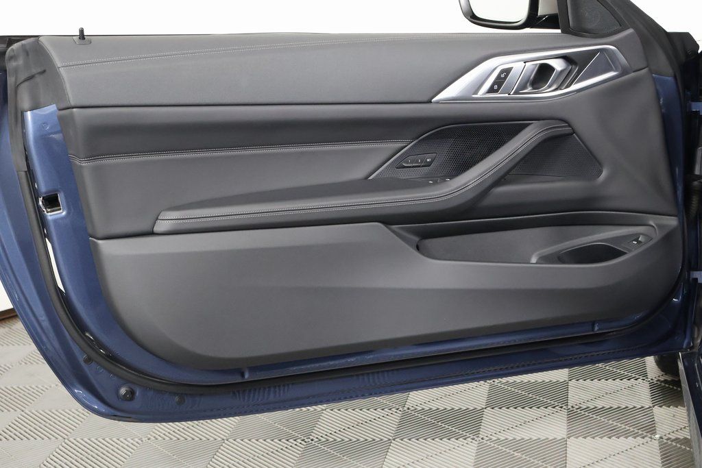 Thumbnail: 2024 BMW 4 Series - 13