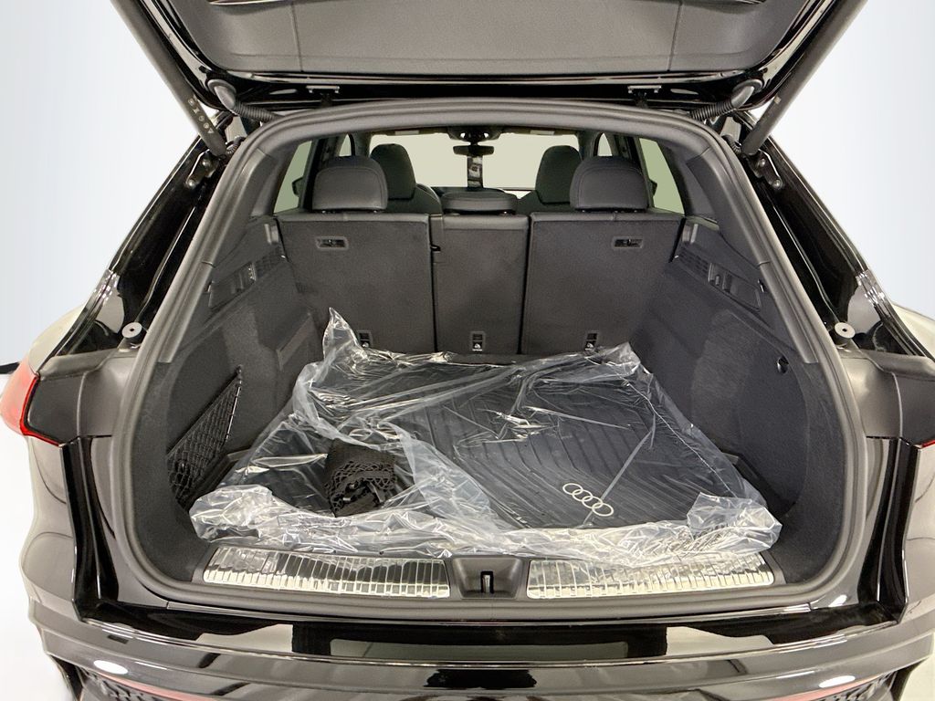 Thumbnail: 2026 Audi SQ5 - 27