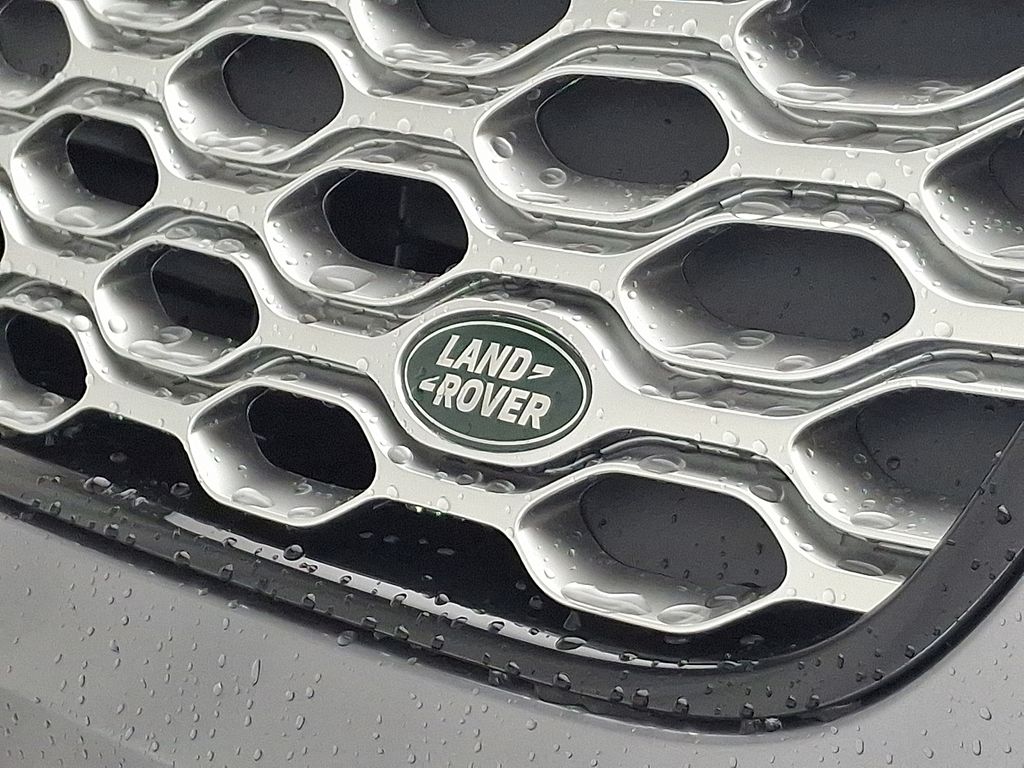 Thumbnail: 2026 Land Rover Discovery - 21