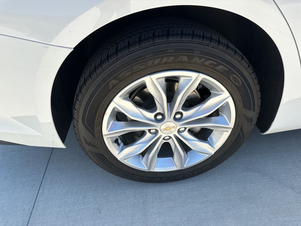 2023 Summit White Chevrolet Malibu LT FWD Sedan