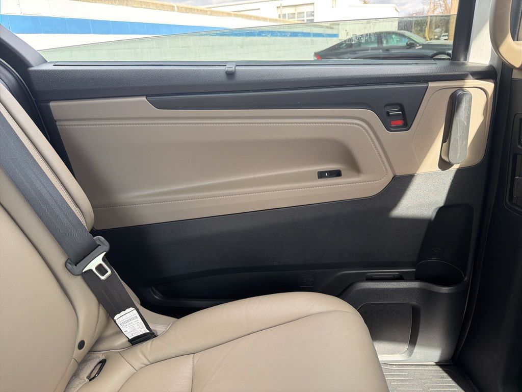 Thumbnail: 2023 Honda Odyssey - 21