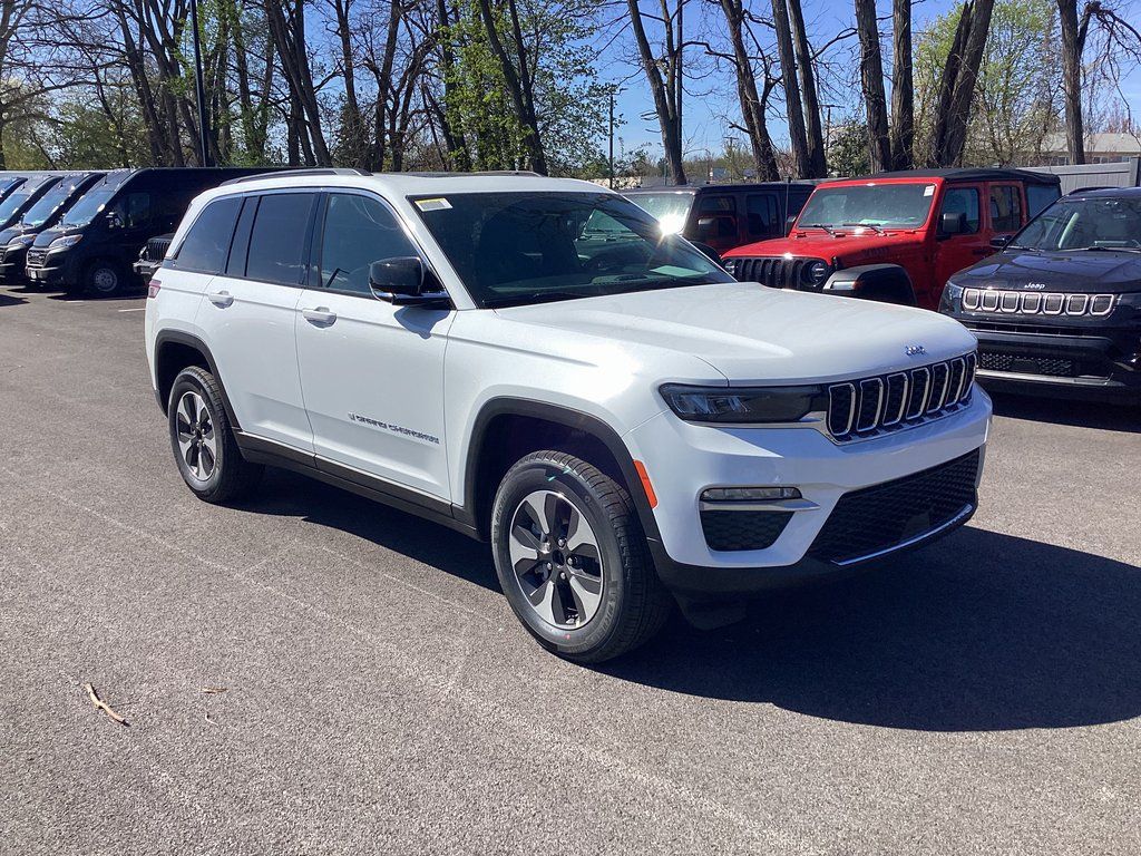 2025 Jeep Grand Cherokee 4xe photo