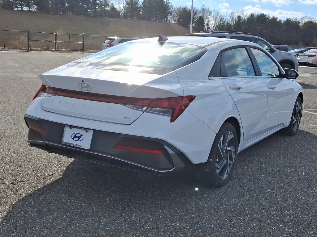 2025 Hyundai Elantra Limited Edition 4