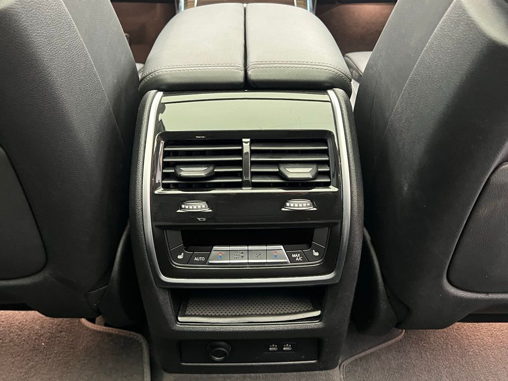 Thumbnail: 2024 BMW X7 - 10