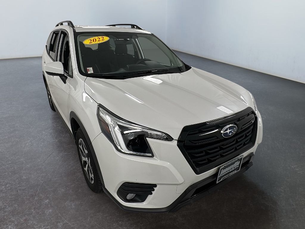 Crystal White Pearl 2022 Subaru Forester Premium Crossover AWD SUV / Crossover All-Wheel Drive Continuously Variable Transmission
