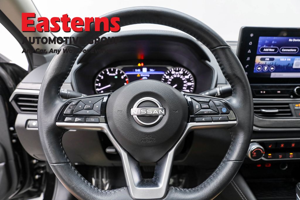 Used 2023 Black Nissan 2.5 SV image 10