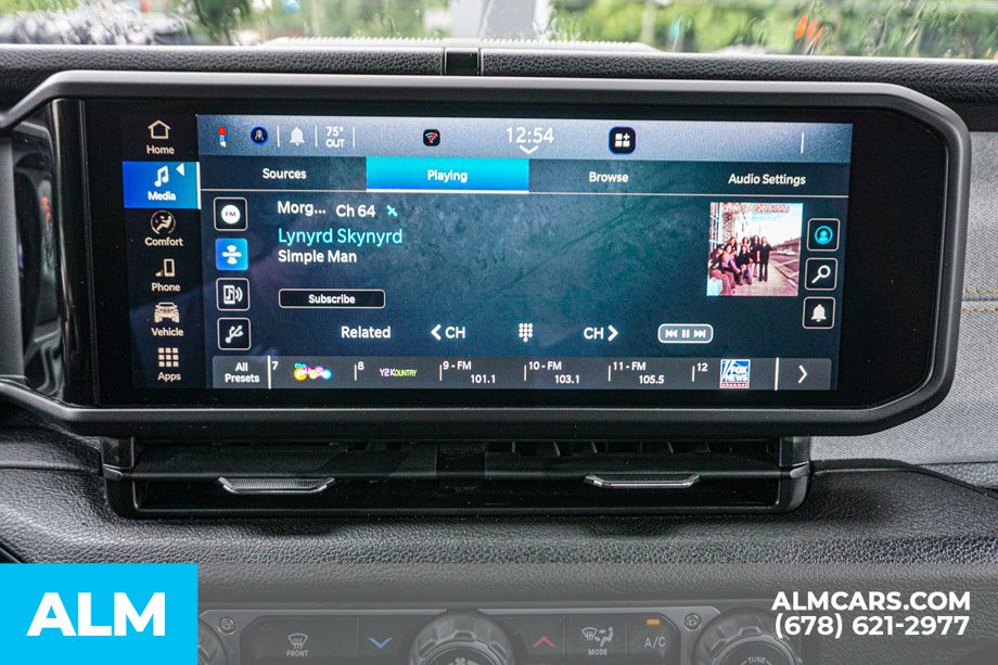 Used 2025 White Jeep Sport S image 41