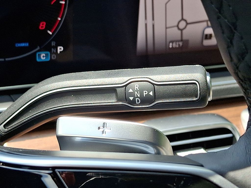 Thumbnail: 2025 Mercedes-Benz GLE - 12