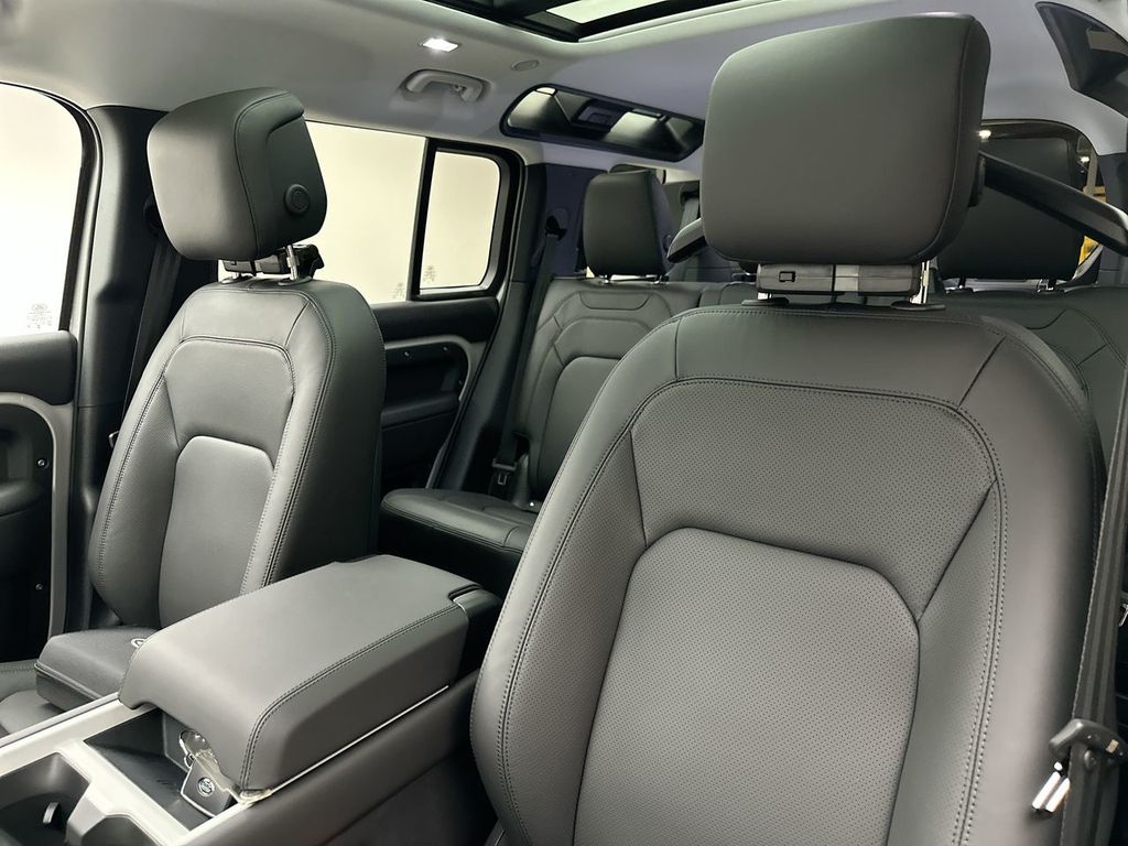 Thumbnail: 2026 Land Rover Defender - 10