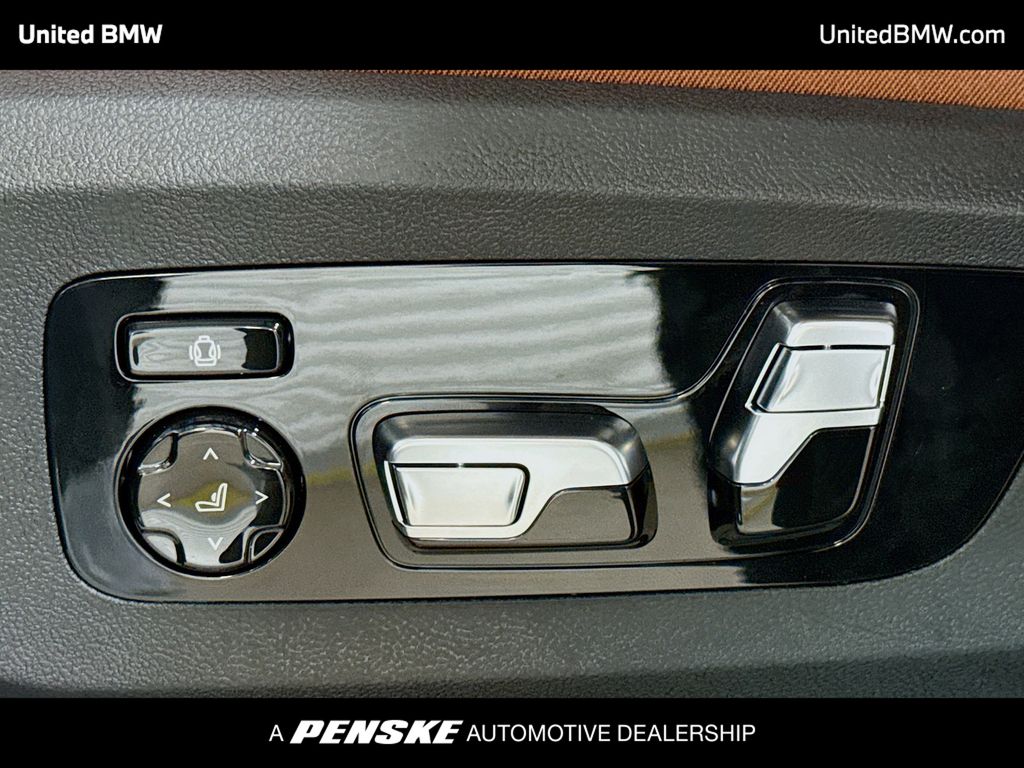 Thumbnail: 2026 BMW X7 - 4