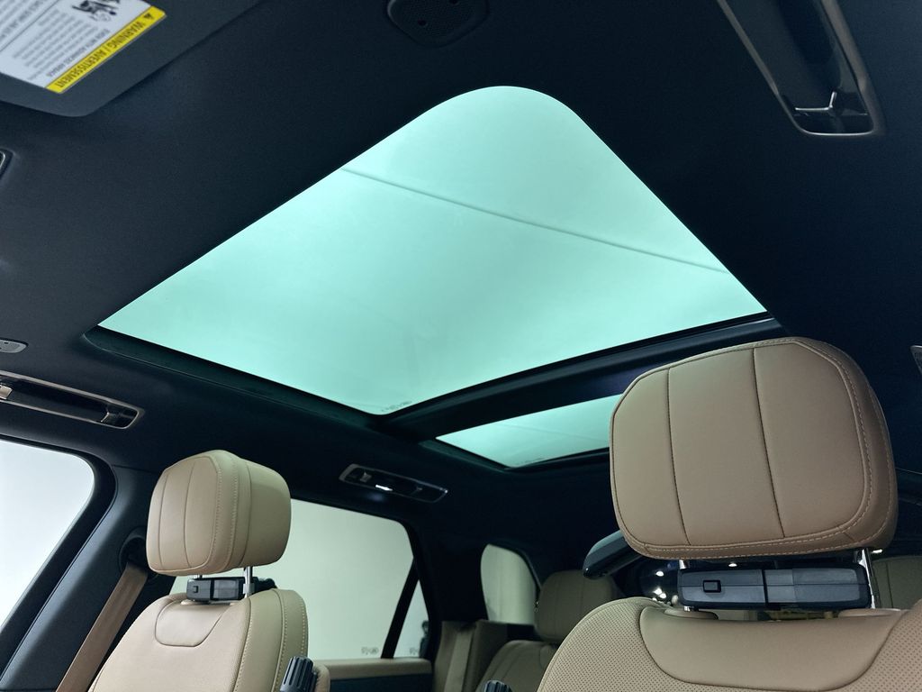 Thumbnail: 2026 Land Rover Range Rover Sport - 11