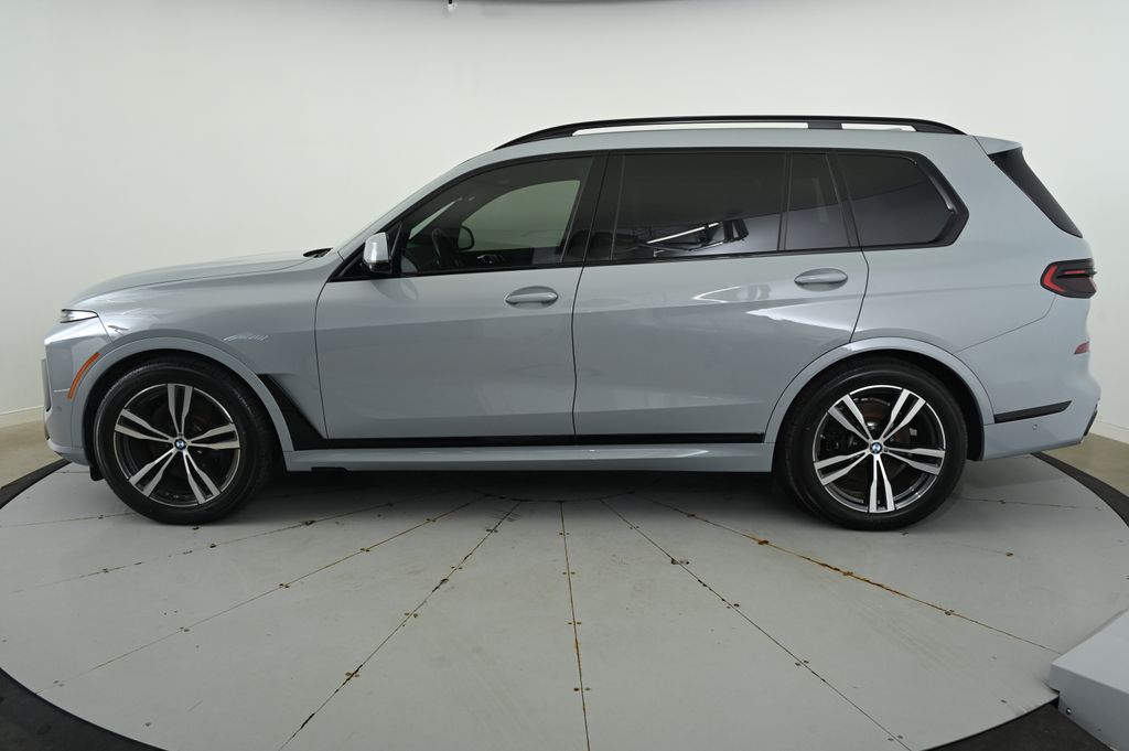 2023 BMW X7 xDrive40i 2