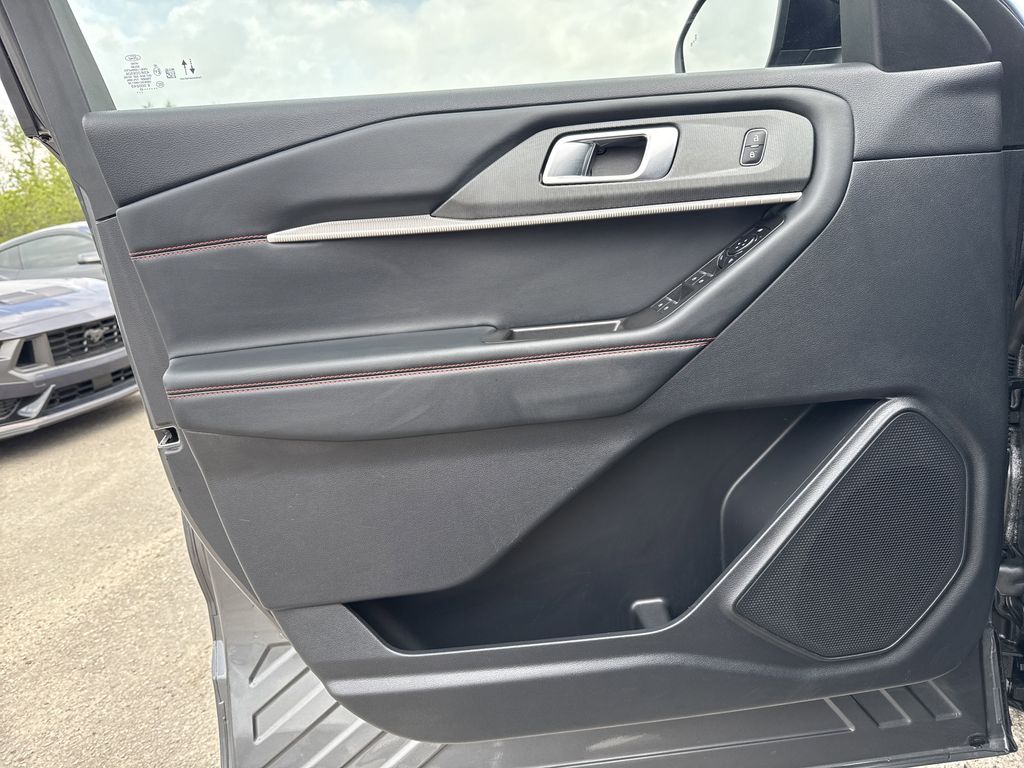 2025 Ford Explorer ST-Line - 9