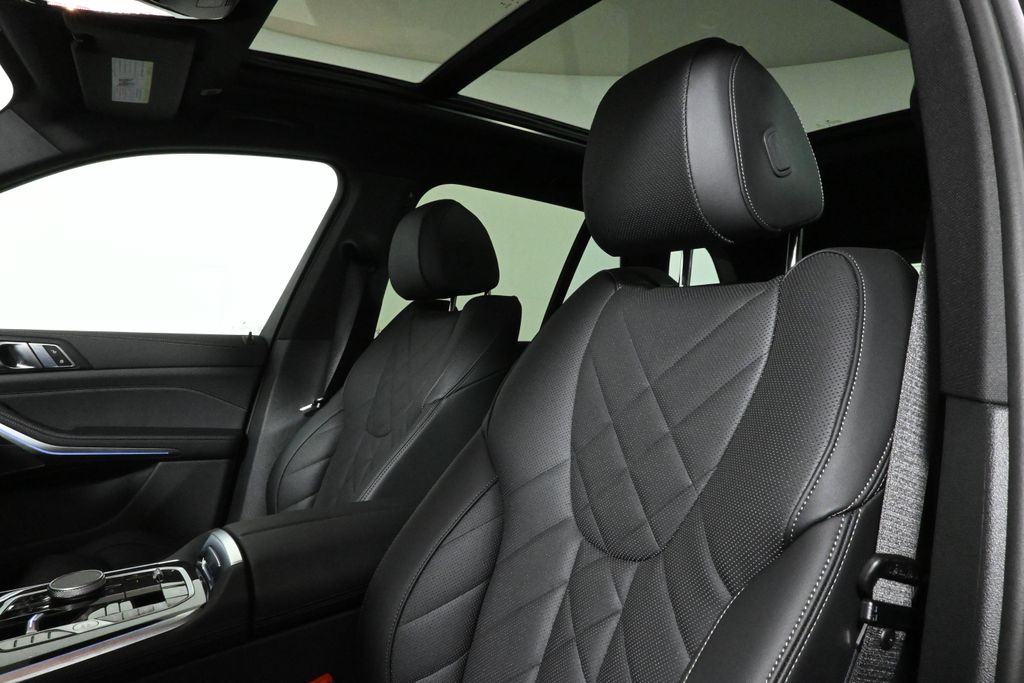 2025 BMW X5 xDrive50e 16