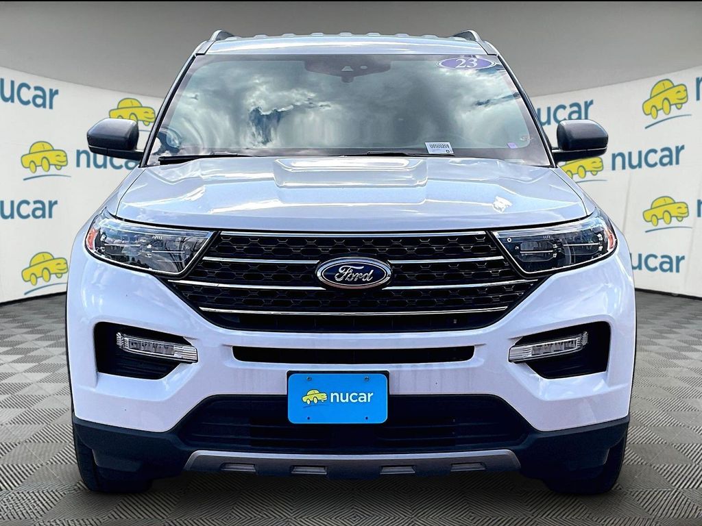 2023 Ford Explorer — photo 2