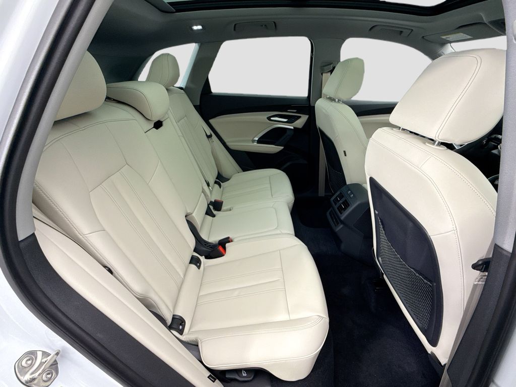 Thumbnail: 2025 Audi Q5 - 22