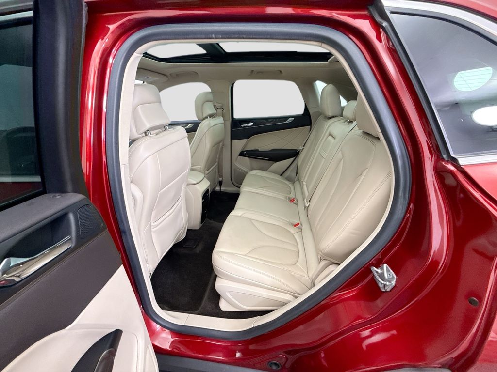Thumbnail: 2017 Lincoln MKC - 20