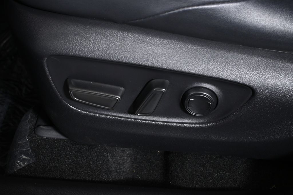 Thumbnail: 2023 Toyota RAV4 - 29