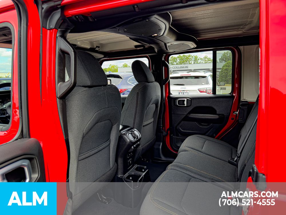 2025 Jeep Wrangler 4-Door Sahara - Photo 20