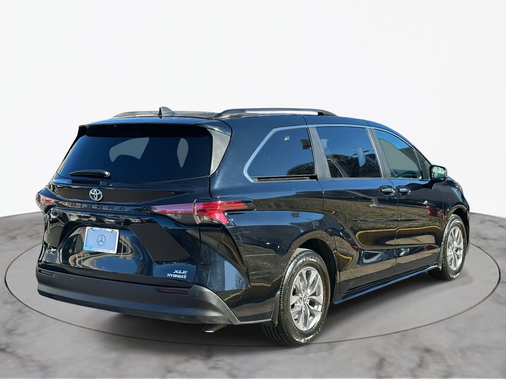 2022 Toyota Sienna XLE 4