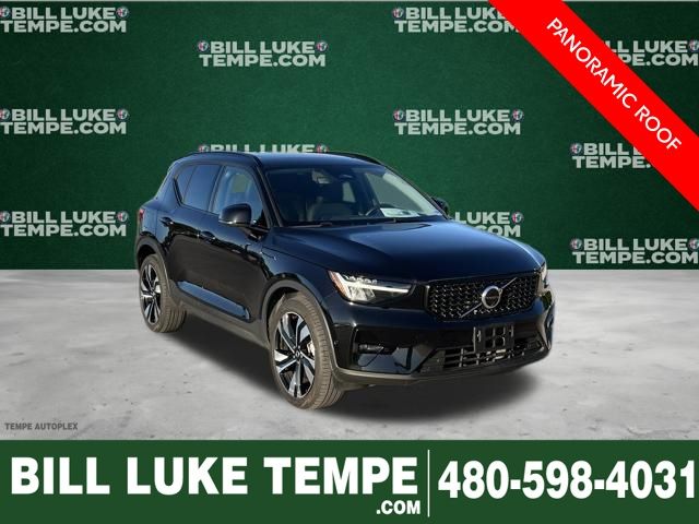 2025 Volvo XC40 B5 Plus Dark Theme AWD